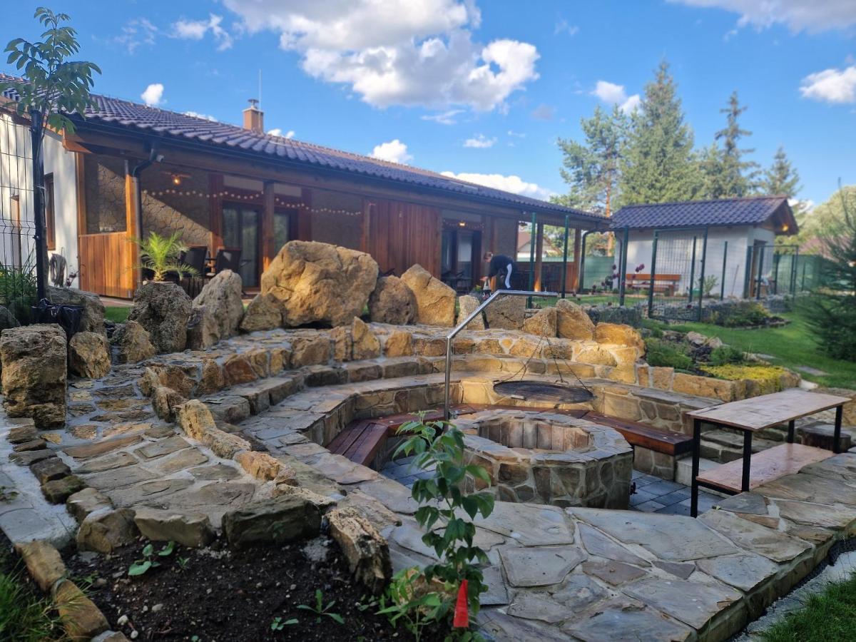 Villa Garden Bešeňová Eksteriør bilde